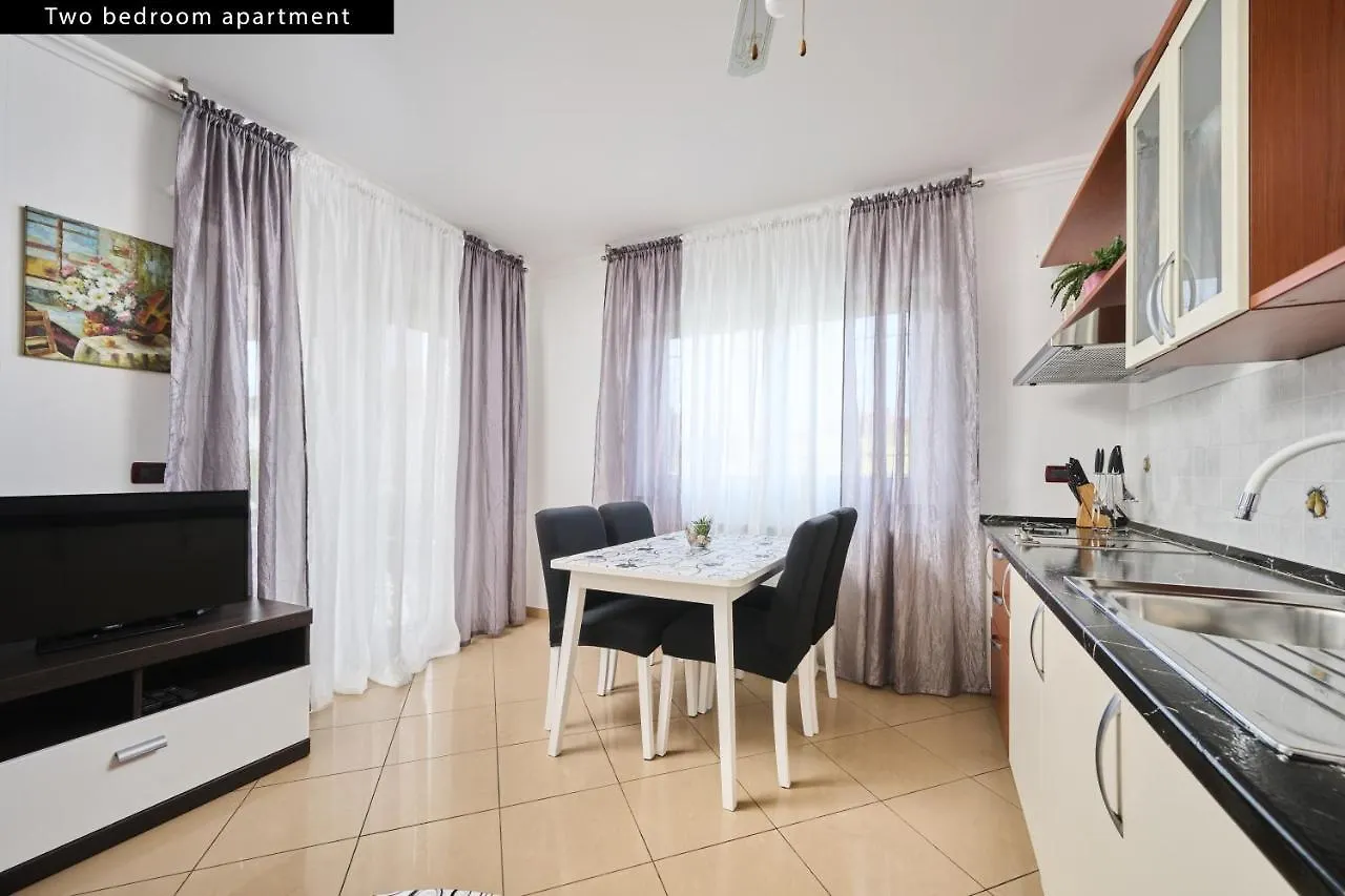 Apartments Angela Umag 0*,