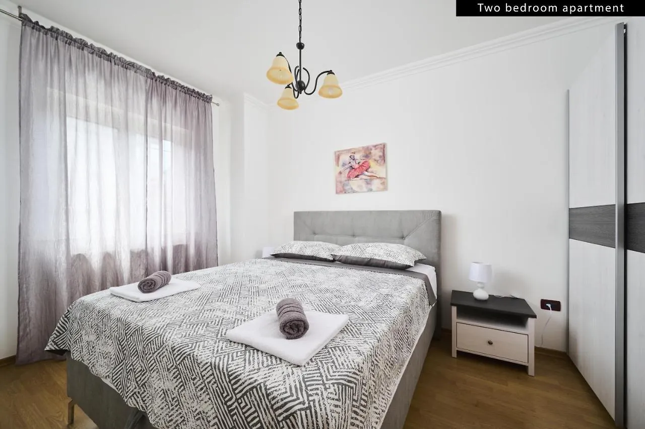 Apartments Angela Umag 0*,