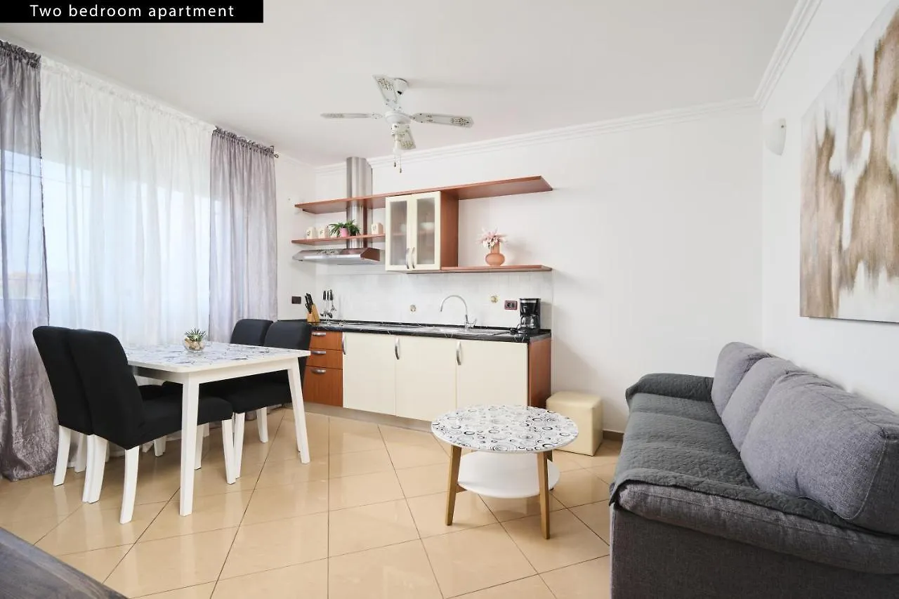 Apartments Angela Umag 0*,